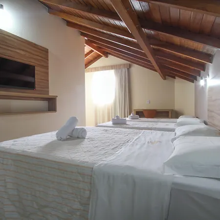 Hotel Hola-2